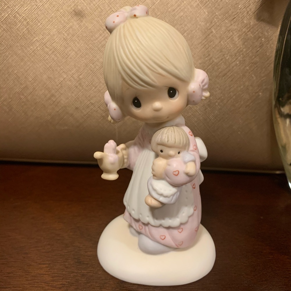 Precious Moments Jesus is the light figure